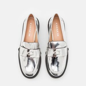 NWT Coach Leah Loafer In Silver Metallic Sz 6,5